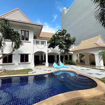 Blooming Hill Boutique Suites Pattaya Exterior foto